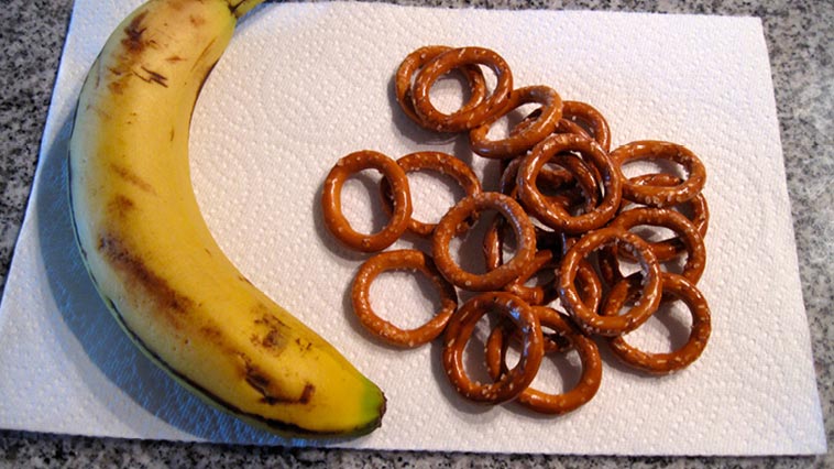 banana+pretzels